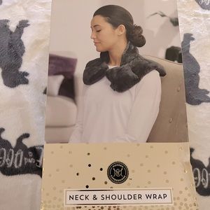 Brand new in box aromatherapy neck and shoulder wrap